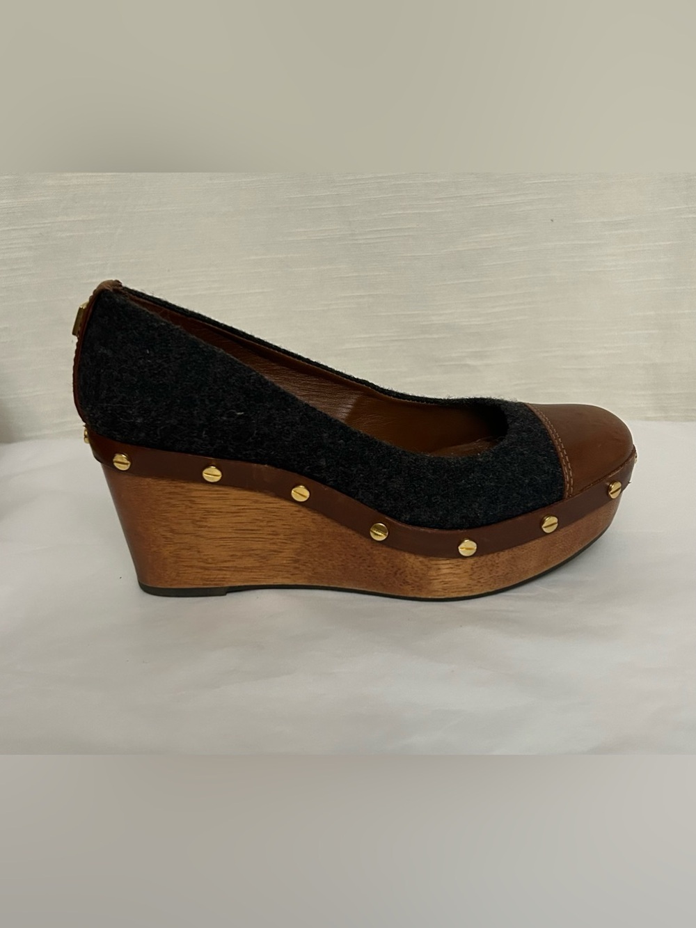 Tory Burch Gray Fabric and Brown Leather Studded Wedge Pumps - Picture 10 of 16